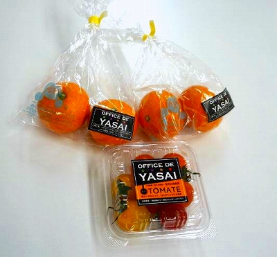 ミニトマト(下)、みかん(上)