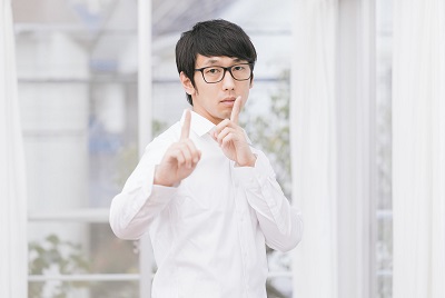 メガネ男子って萌えるよね はてなブログに共感 知的に見える 伊達メガネはダメ という声も キャリコネニュース