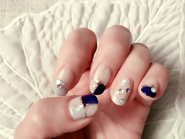 職場のネイル どこまでok ごく薄い色 肌に馴染む色なら許容 が8割 グラデーションも約7割が あり キャリコネニュース