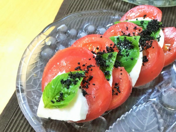 ドライフルーツのようなシャクシャクした食感が楽しめる。やっぱりバジルは美味しい。