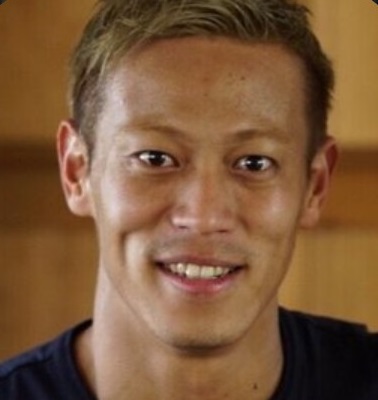 本田圭佑 終身雇用を支持する考えには反対やね 安定という錯覚などこの世に存在しないことを受け入れて行動に移らないと キャリコネニュース