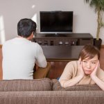 結婚生活に疲れた人々「フルタイム勤務なのに夫に家政婦扱いされる」「休みの日は一日中ゲーム、YouTubeを繰り返す夫」