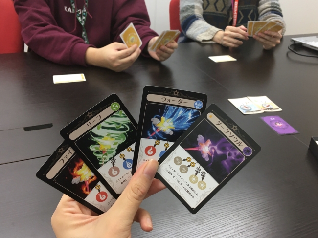 バイトが魔法(手札)を出した後、店長も迎撃