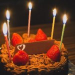 意外と多い？自分の誕生日が嫌いな人「”特別な日にしなきゃ”のプレッシャーがしんどい」