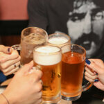 金欠バンドマンと飲み会したら「1円単位まで割り勘」で絶句した女性