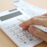 年収950万円でも節約！「外食は年に4～5回。4人家族で1回5000円以下」「USJ、ディズニーは行ったことがない」と語る男性