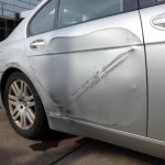 職場でトラブル直後、マイカーを「ボコボコにされた」と語る女性　防犯カメラには映っておらず……