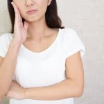 「旦那の稼ぎだけで生きていく」が信念の女性、夫の年収が1500万→650万円にダウンで「一気に貧困層」と嘆く　投稿が物議