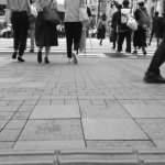 「なんだお前、気持ち悪い顔しやがって」前方から来た“ぶつかりおじさん”回避したら暴言を吐かれた30代女性