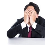 上司とルームシェア地獄「風呂も洗濯も上司が先」「休日は運転手扱い」 理不尽な長期出張に疲弊する男性