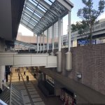 横浜駅周辺で“エリート社員”風の「ぶつかりおじさん」に遭遇した女性　「ムカついてしょうがない」と怒り心頭