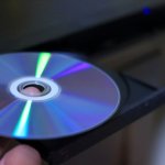 なぜ？「逆襲のシャアを観ろ」仕事の相談をしたら40代先輩にDVDを貸された新卒女子　事前知識ゼロで観てみた結果