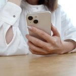 贈り物に毎回「犬の毛」が入っているガサツな友人と絶縁　「今までありがとう。今後は連絡を遠慮します」と送った女性