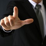 失礼な面接官に「あなたはお客様にもこのような態度で接するのですか？」と反撃した男性　「御社の製品を買うことは無い」を有言実行