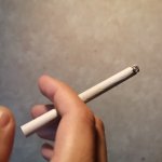 面接中にいきなり喫煙する担当者に「マナー違反です。あなたの下では働きたくない」と言い切った男性