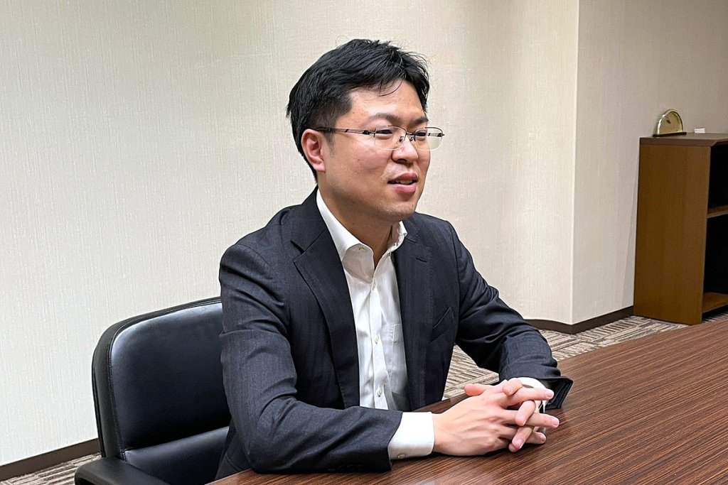 大阪ガス 人事部 採用育成チーム 丹羽寛一郎：2010年入社。業工用営業部門の人事総務担当、財務部を経て、2020年8月から現職。