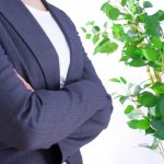 「だったらお前がやれ！」上司の”大卒いびり”にブチギレた女性、書類を叩きつけて早退した結果