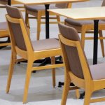 フードコートで「席ないのに料理出すな！」と激高した客、商品をひっくり返し味噌汁やご飯が飛び散る大惨事に【衝撃エピソード再配信】