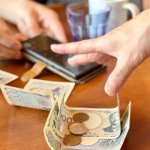 “食い尽くし系”の恐怖　一緒に外食したら「ほぼ全部食べられ…」しかも「7000円」割り勘