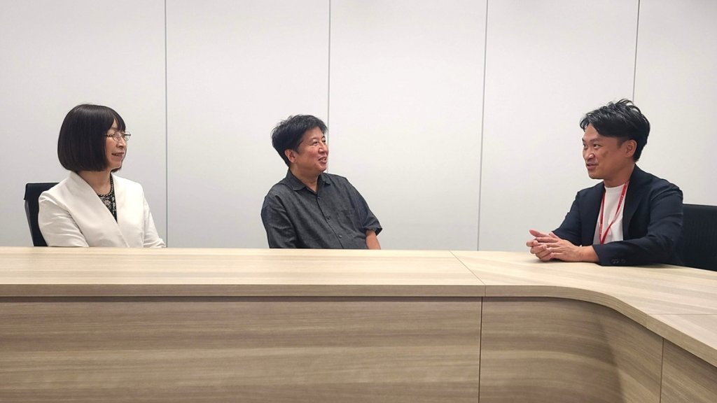 （左から）インテージホールディングスCIO 酒井和子さん、同執行役員 / IT・DX戦略統括室長 長崎貴裕さん、グローバルウェイ小山義一