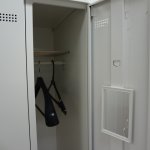 「ロッカーに入れてた財布がない」ブーツやコートも消える職場…犯人は同僚？ 「情けない」と嘆く女性