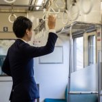 茨城の男性、飲み会後、上野から常磐線に乗る → 立ったまま爆睡 → 目覚めたら日暮里駅　忘れられない寝過ごしの思い出