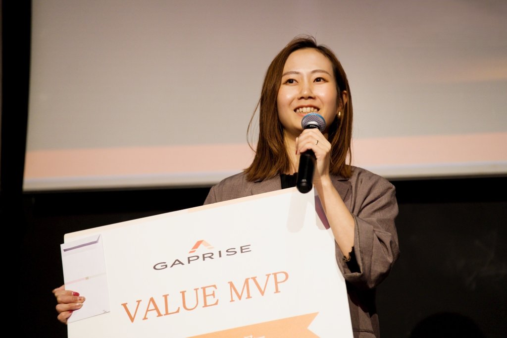 社内イベントではメンバーの挑戦を応援し成功を称賛する