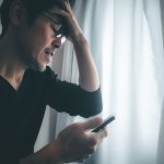 「休職中も朝起きてから寝るまで行動を報告しろ」 適応障害の男性に上司が突きつけた異常な条件