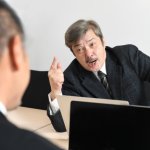 「私が太るだけで誰にも迷惑かけてません」会議中にミルクティーを叱責された男性、役員を黙らせた正論すぎる言い返し