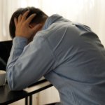 「ふざけるな！」氷河期からやっと年収850万円に這い上がった男性、奨学金の審査に激怒